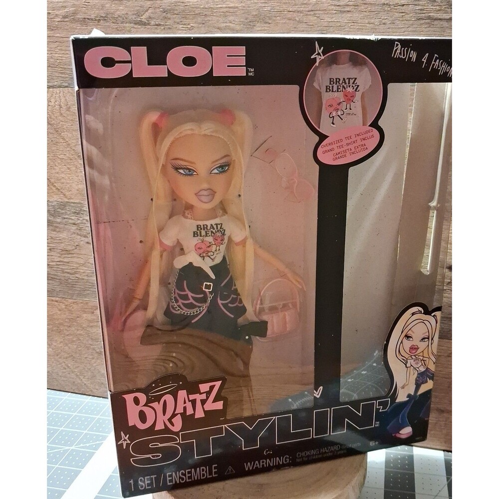 Bratz Stylin Cloe Doll Passion 4 Fashion Doll And accessories ONLY